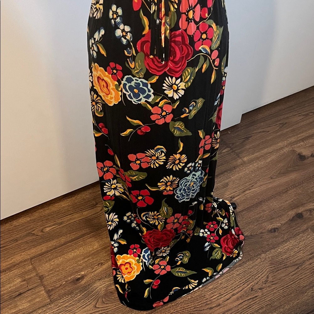Nieves Lavi Black Floral Maxi Dress - Picture 2 of 6